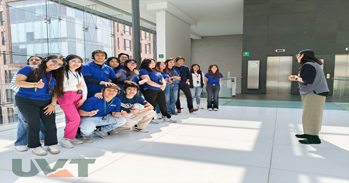 Finanzas y geopolítica al descubierto, estudiantes UVT aprenden en Banxico y MIDE