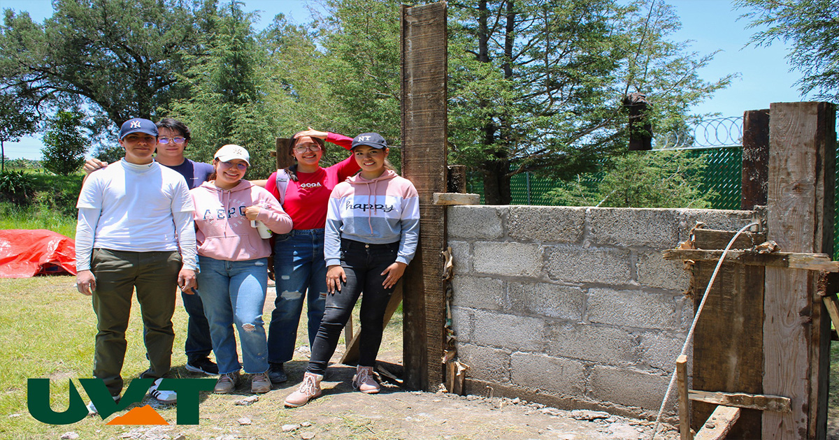 Futuros arquitectos de la UVT construyen conocimiento ladrillo a ladrillo