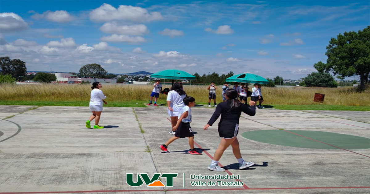 Más que juego: básquetbol como herramienta de formación en la UVT