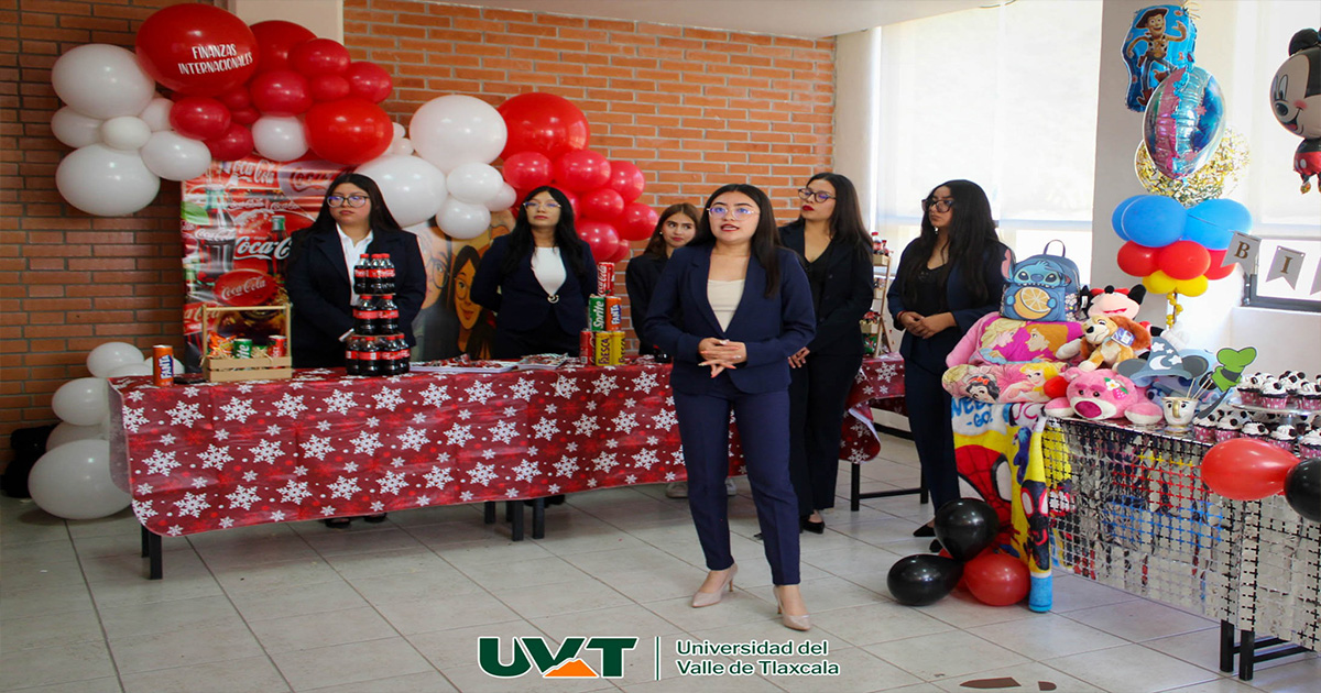 Alumnos de Negocios Internacionales de la UVT muestran estrategias para competir en el entorno global