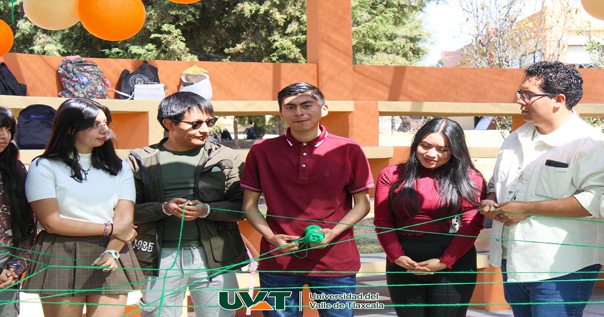 Estudiantes de Lenguas Modernas celebran Thanksgiving con aprendizaje cultural en la UVT